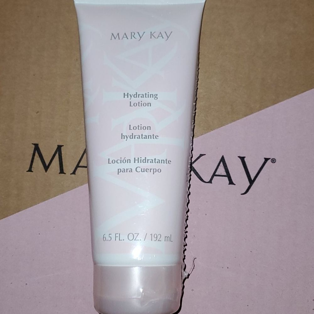 🧴NEW Never Opened Mary Kay Hydrating Lotio